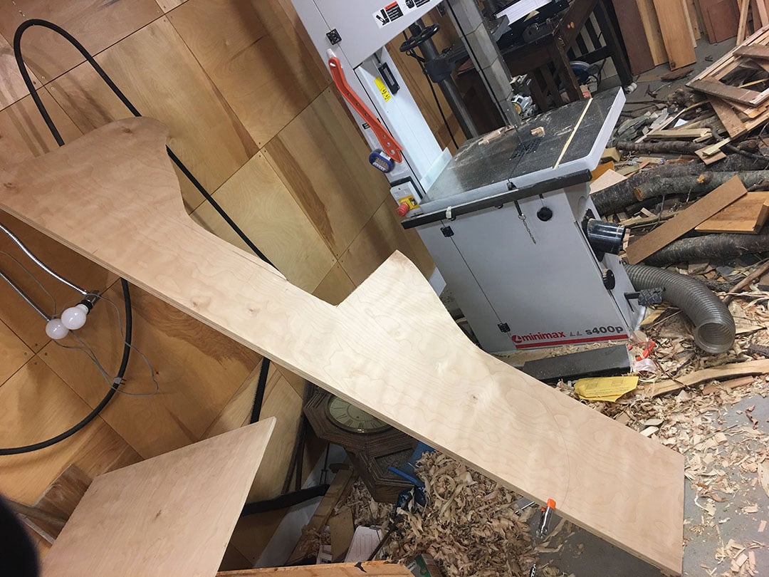 Elan shaped frame